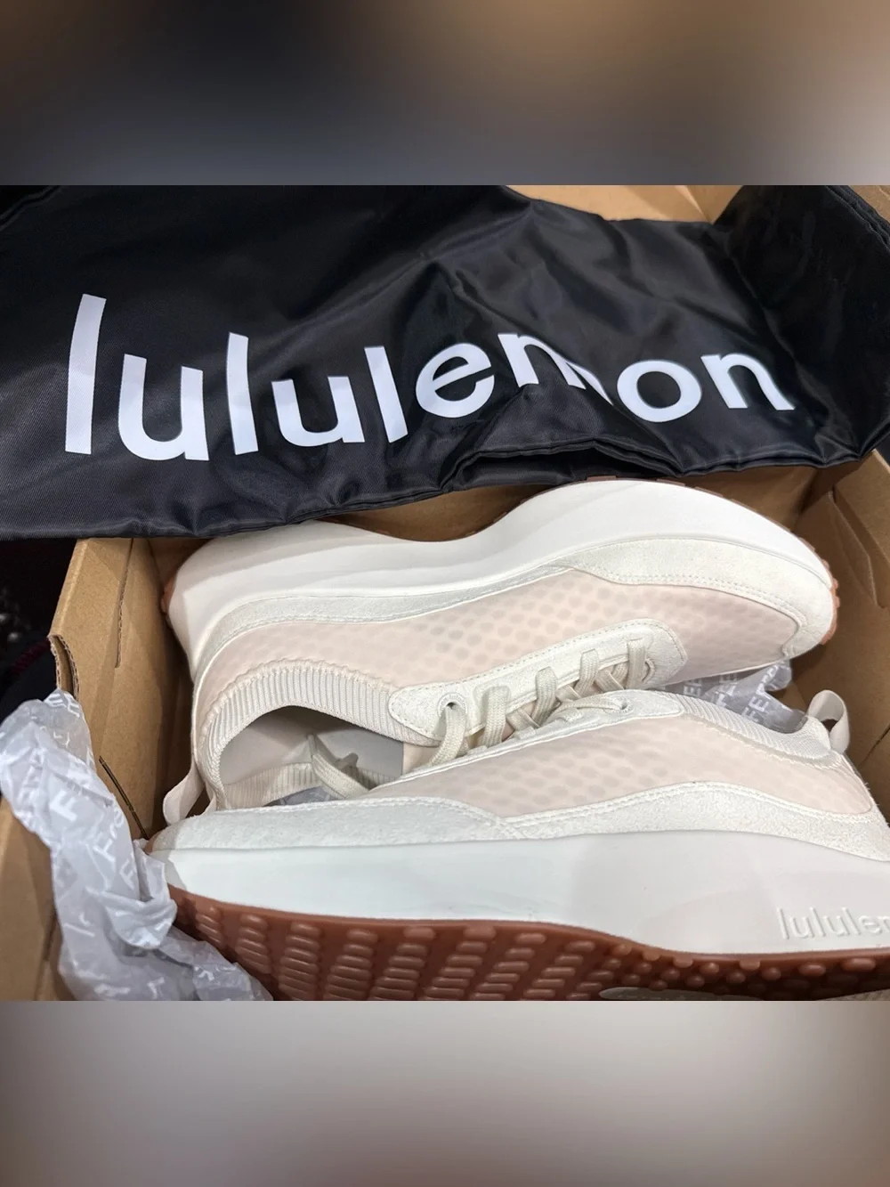 Lululemon CrossCity Sneaker Women’s Size 9 Cream Ivory Walking Shoes EU 41